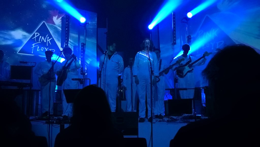 CarenzaLewis's tweet photo. #RetroFloyd at #StMaryWigford absolutely brilliant - fantastic evening do go see tomorrow at 7 @lincolncollege https://t.co/kiR5TFfFyg