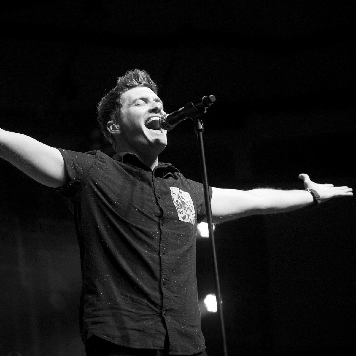 HarvestPhoenix's tweet photo. We have a special guest this Weekend! @adamagee, frontman of Audio Adrenaline will be leading worship with our choir during all 3 services. https://t.co/zKeSP1uL5e