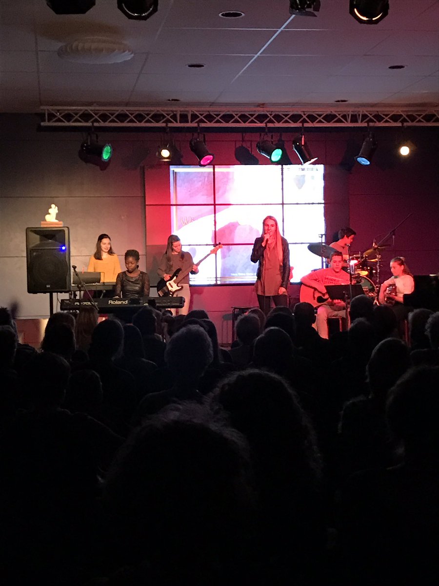 Sara op plek 3, publieksprijs en plek 2 voor Maureen en op nummer 1 Kyra met de compositie van Lauke! Gefeliciteerd!!! #castelanerock