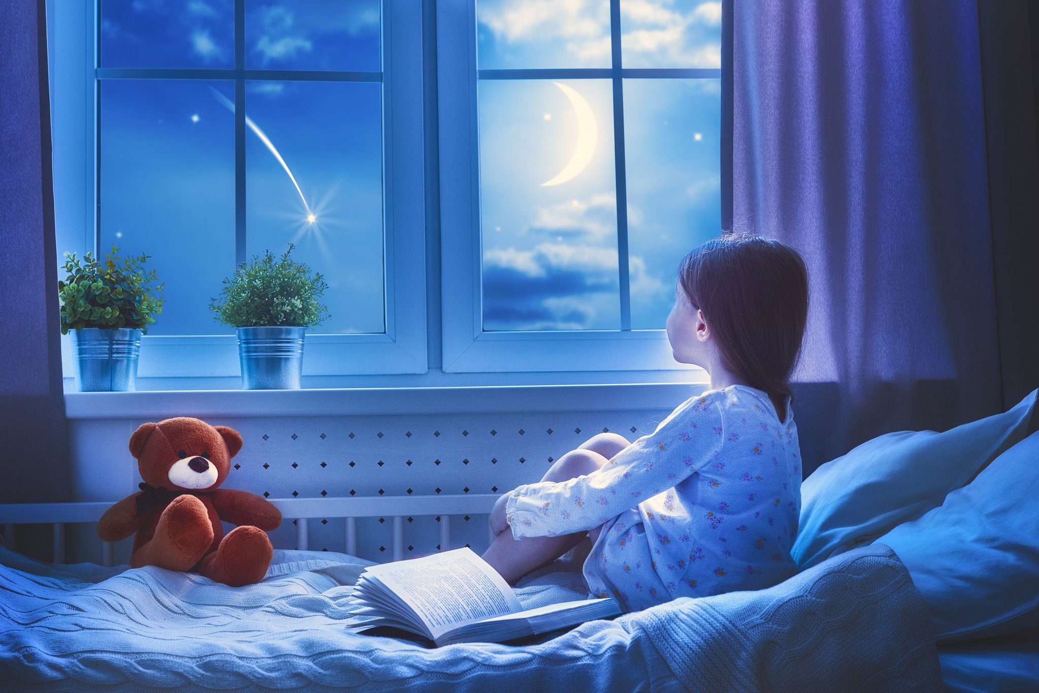 ÐаÑÑинки по запÑоÑÑ looking out window at night