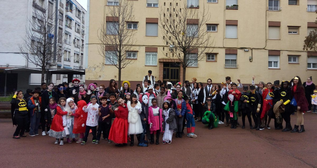 ludojove's tweet photo. Gran diada de #Carnestoltes #ludomb2, AVV Les Termes i gran equip: infants, famílies i educadores #somludo @sbdjove @FundlaCaixa https://t.co/E1wXDSJ8jS