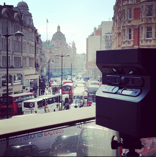 Matterport's tweet photo. #BehindTheScans at One Hyde Park in #London! Explore the posh penthouse: https://t.co/GKh2mUvHIG https://t.co/SzjUH5uspm