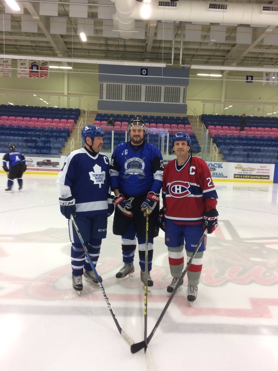 LanceBot33's tweet photo. @HayesTSN played in a celebrity tourney with these beauties today! Shout out to their patience with everyone coming up to the alllll day https://t.co/aPAkUIuP6g