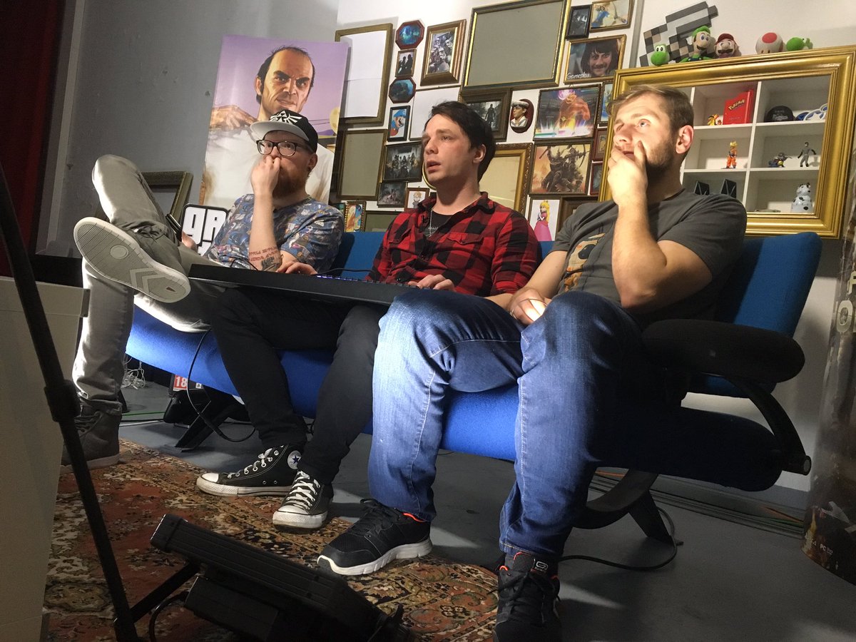 NerdStarTv's tweet photo. #GeilerFreitag! Live mit Alien:Isolation. @MacellusWallace, @Matizzel und @MrPieper_No1 ham die Hosen voll! --> https://t.co/4EdZ8MONtj https://t.co/LcOsoKesV0