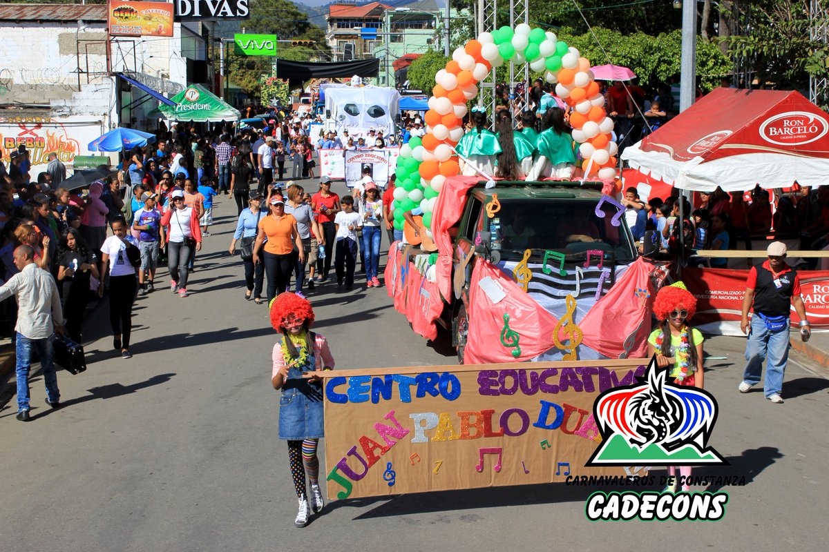 cadeconsrd's tweet photo. #CarnavalInfantil mas de 14 carrozas, organizado por #Cadecons y #Distrito06_02 estudiantes expusieron su creatividad #CarnavalConstanza https://t.co/b4cbPdecVw