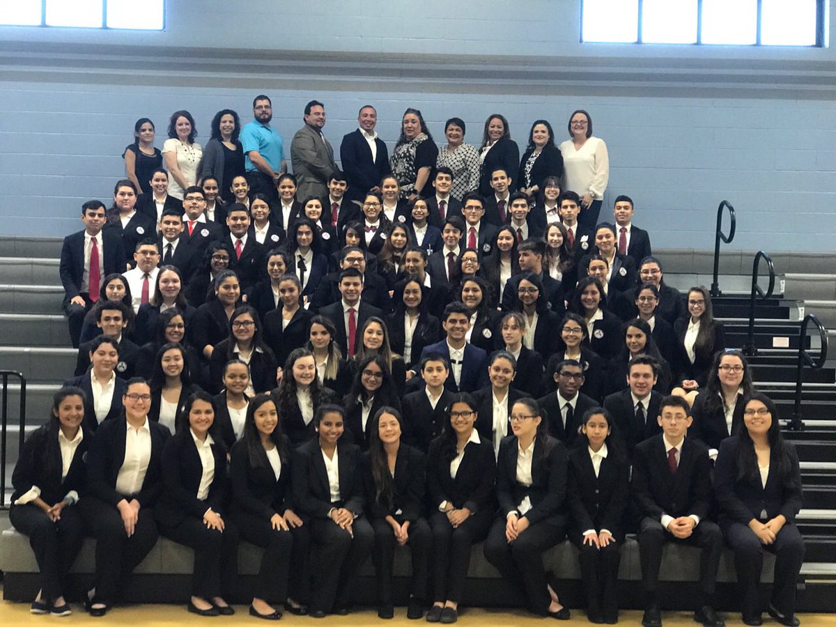 DrBrunoSanchez's tweet photo. HOSA Area 2017 #servetocare #southtexasacademyformedicalprofessions https://t.co/L6Ev7q0f9D