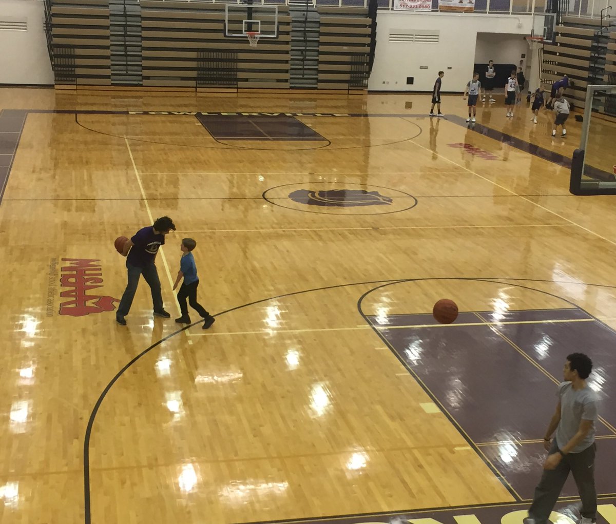 Glads_Athletics's tweet photo. Great moment today! #CurrentGladiator helping our #FutureGladiator get better and create a love for the game! #RoleModels #BleedPurple https://t.co/xPnSRy3oFO