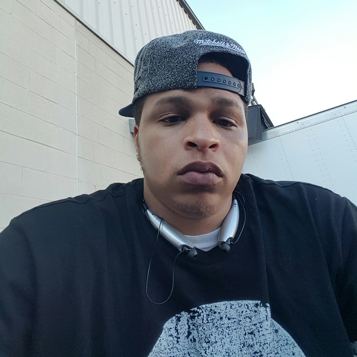 Relle_L tweet picture