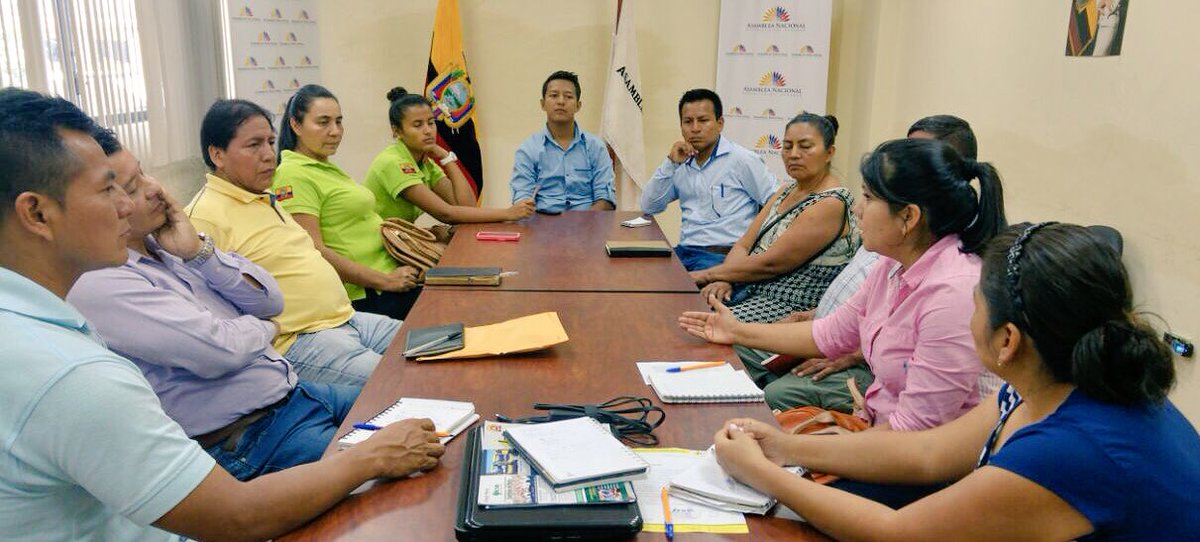 IEPS_Ec's tweet photo. #IEPS mantiene reunión de trabajo con representantes de la Red de #EPS de #Orellana para definir estrategias 2017 https://t.co/G0nGE0Tl8X