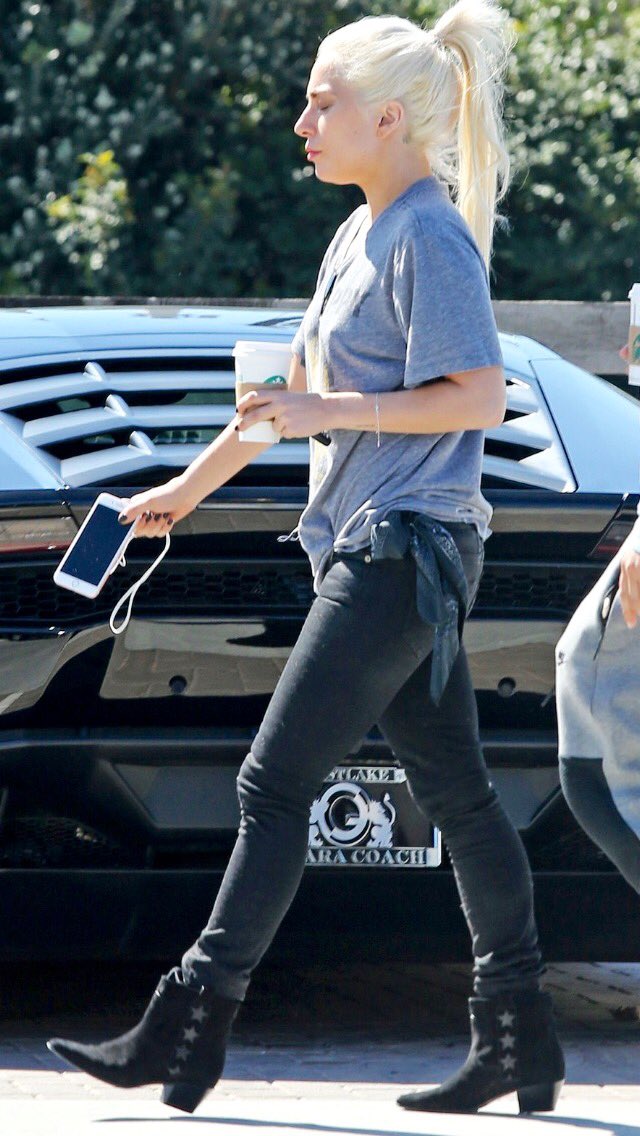 SurvivorHealer's tweet photo. Lady Gaga making a trip to Starbucks in Los Angeles today. 
To be honest, her Starbucks fashion SLAYS! 💁 https://t.co/cyezDpJGqD