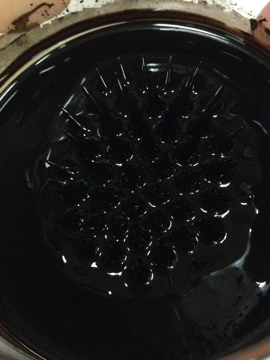 choihangyi67's tweet photo. Check it out Science Ferrofluid. And Magnetic wave #LTNS2017 @LTSUAlberta https://t.co/towPpOSNxm