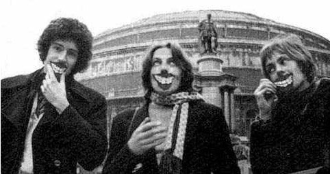 FELIZ CUMPLEAÑOS, TIM STAFFELL! / HAPPY BIRTHDAY, TIM STAFFELL! (69)    