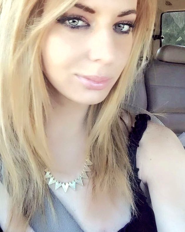 SpaceyLacey89's tweet photo. Safety first but always finish last 😉 #seatbelt #selfie #model #pose #rockit https://t.co/9os4EgVM9O