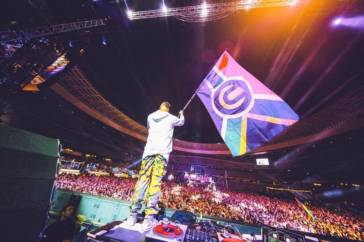 djsnake's tweet photo. All I can say is South Africa loves me &amp; I love em right back... 🇿🇦✨ https://t.co/Ay0Dpb7hNp