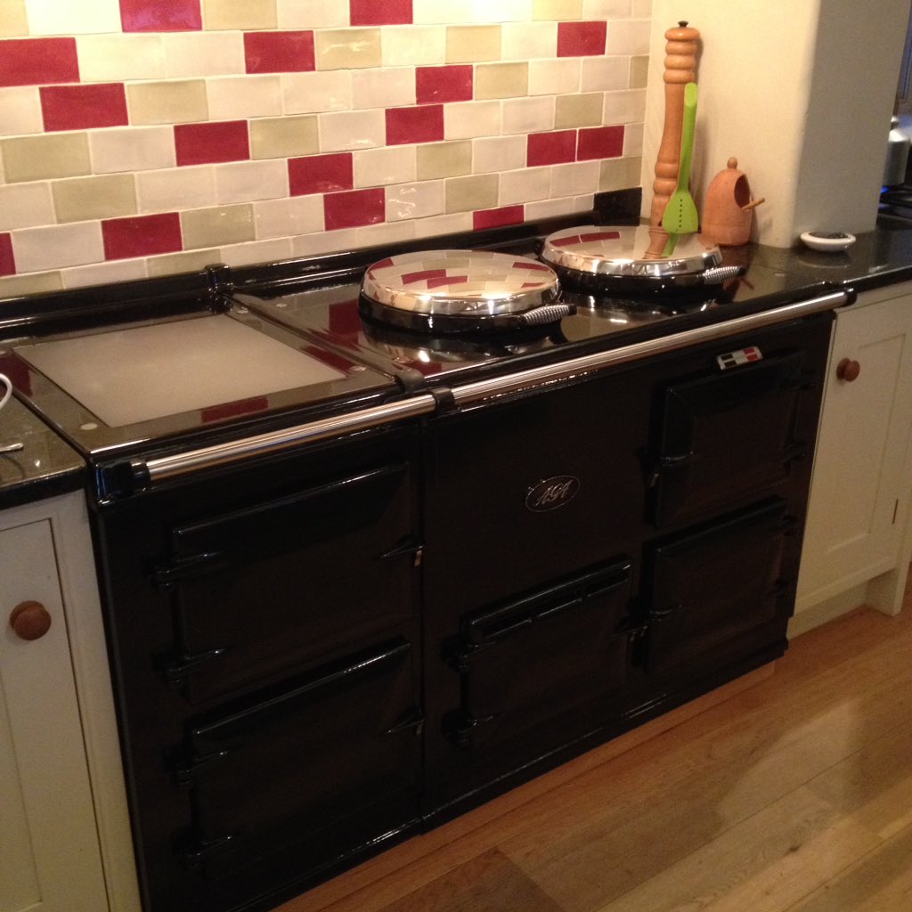 jonsovencleanse's tweet photo. 4 oven #AGAcleaning in #Herefordshire #castironlove #AGAlove #detailedclean #ilovemyAGA #Radiantheat @AGA_Official www.jonsovencleanse https://t.co/mCllVdtUd4
