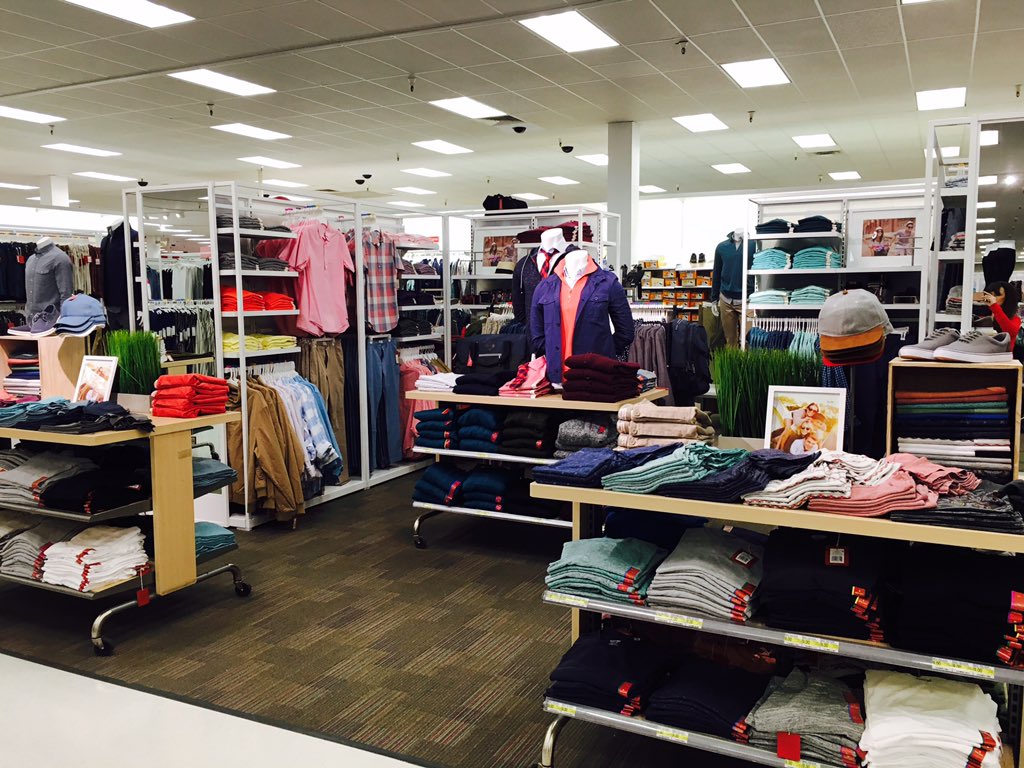 AprilSkye's tweet photo. #Vml R'heem has magic skills. Love working and learning from him #t0330 #targetvml #teamworkmakesthedreamwork https://t.co/cRP1XQpJrr