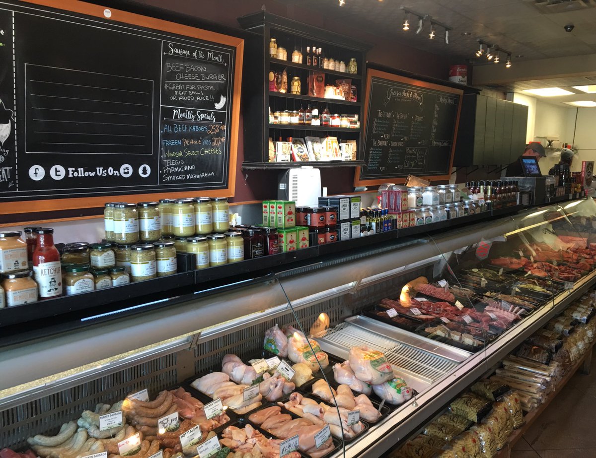 howesoundbeer's tweet photo. Howe Sound Lager now in at The Meatery &amp; Windsor Meat Co in @EdgemontVillage. Check out a delicious brew&amp;sandwich special @windsormeatsyvr https://t.co/lWyQ6LkvAH