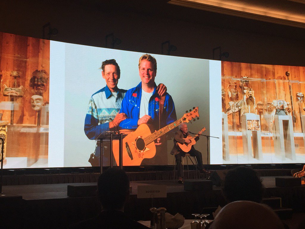 LisaBrightWhite's tweet photo. Wow!! Moved doesn't begin to describe it. #BCTIC #6stringnation #jowitaylor #iconiccanada https://t.co/GZ6LsVKO2J