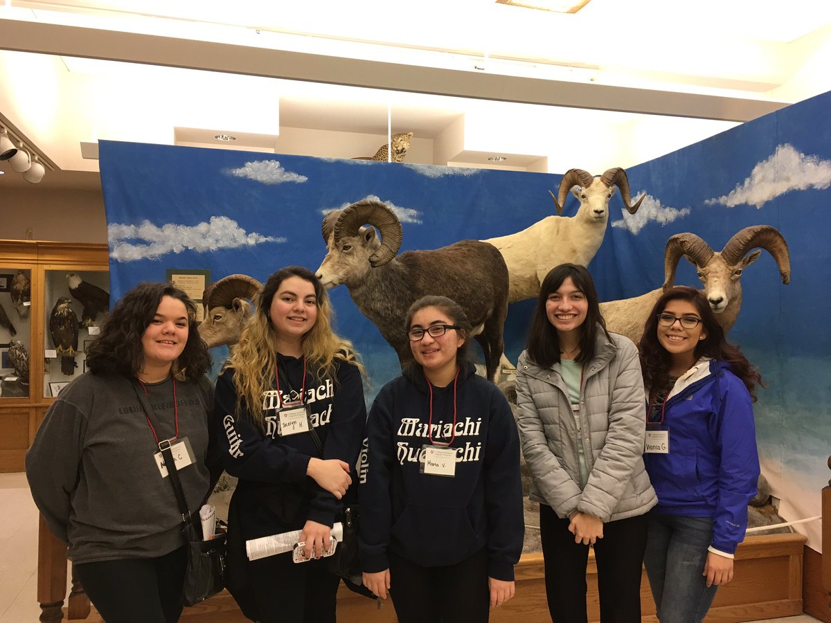 WSUCAMP's tweet photo. Wazzu Preview groups exploring the Pullman campus and its wonders! #vamoscougs #preview2017 #connermuseum https://t.co/yfF6rbkyt4