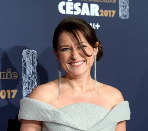 wildfiresqueen's tweet photo. SIDSE BABETT KNUDSEN LOOKS LIKE A PRINCESS IM FINE #cesar2017 https://t.co/iHQrZV9499