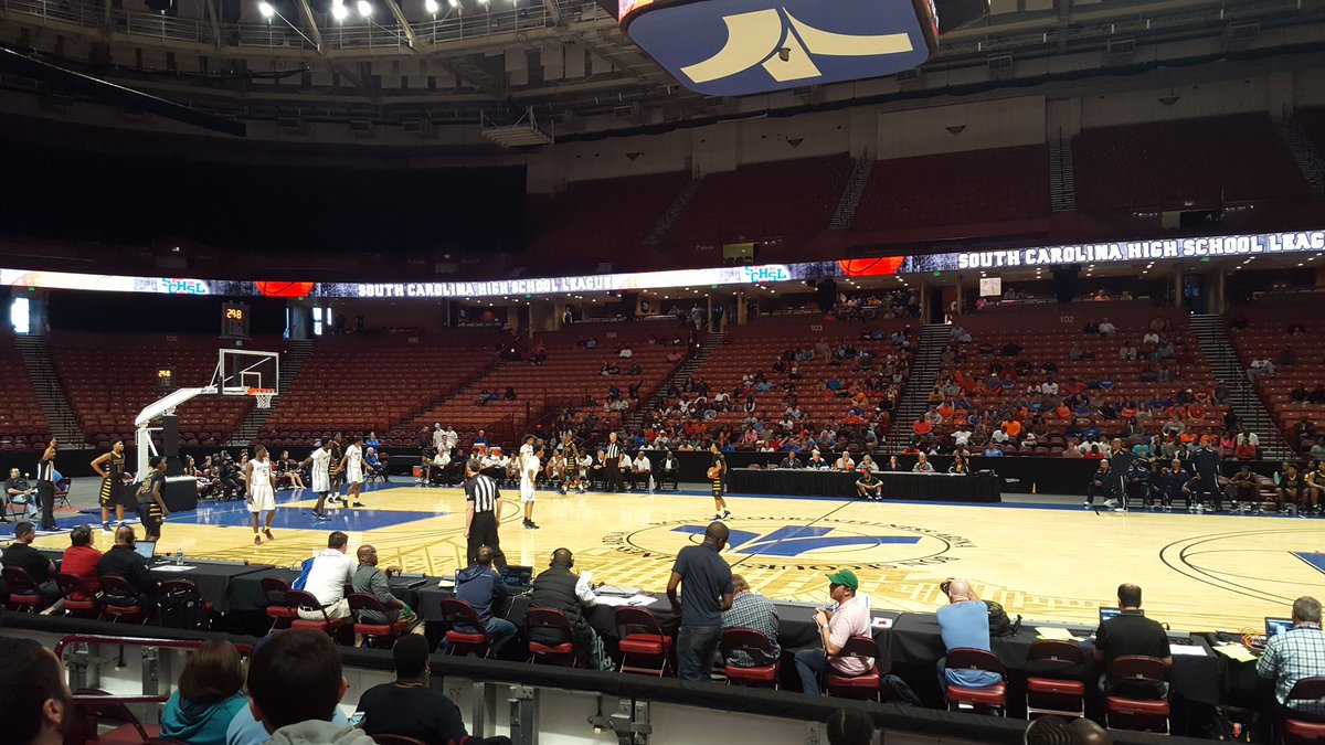 AustinReid91's tweet image. Supporting my boys @_R2N_ @real___special and Keenan against Gray Collegiate 👊 #UpperState