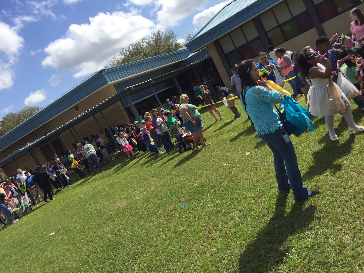 Students had a wonderful time at the COE AR Mardi Gras Parade!