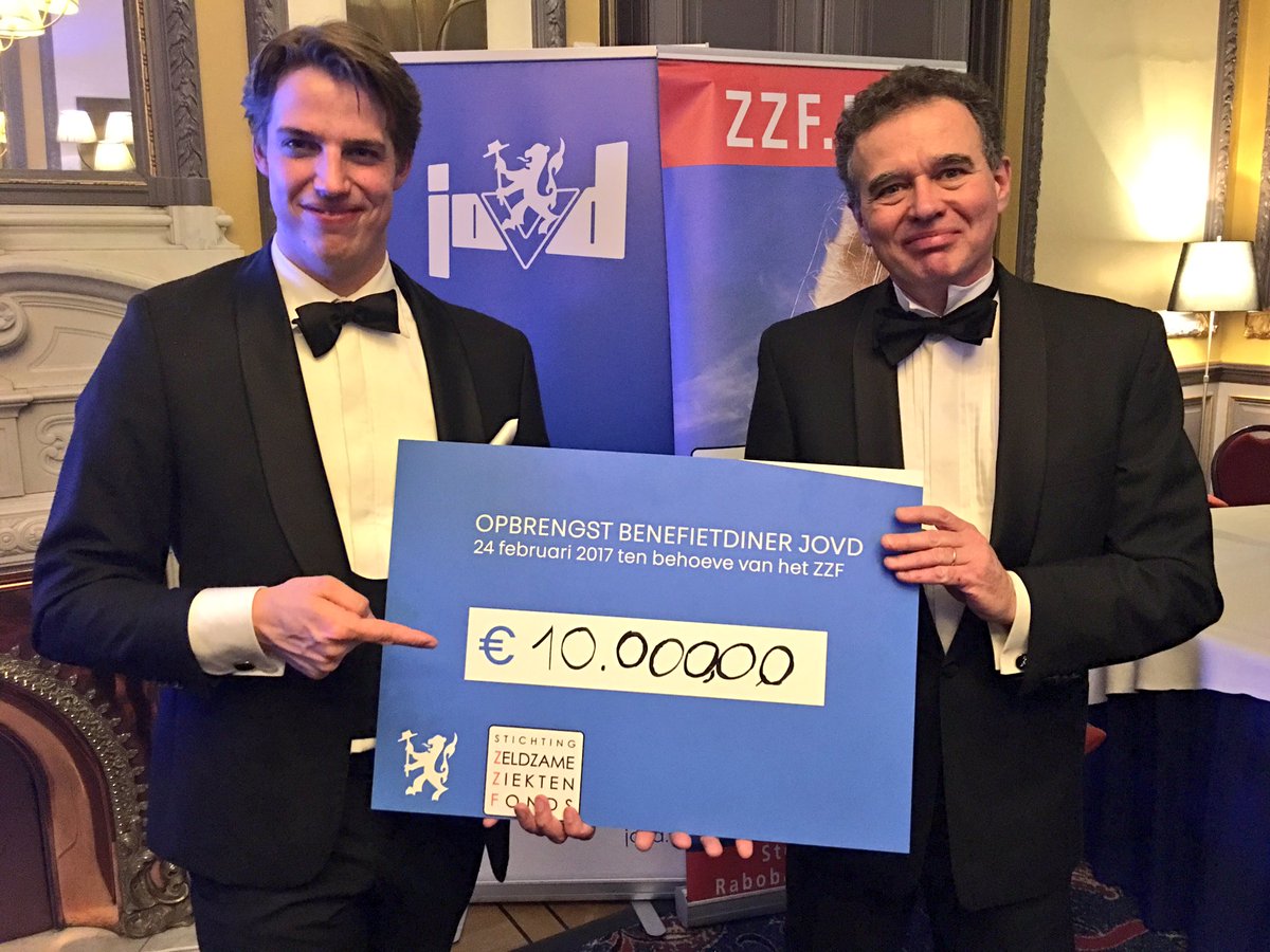 Een waanzinnig bedag! 10.000 euro voor het <a href="/ZeldzameZiekten/">ZeldzameZiektenFonds</a> Fonds #ZZF tijdens het #Benefietdiner. Bedankt iedereen!