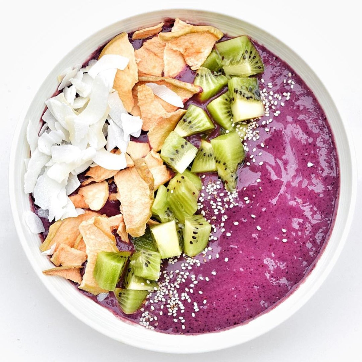 E_hydrate's tweet photo. Back with another smoothie bowl for the #weekend. This time, packed with #Ehydrate protein! 🥝🍇🥝🍇 @p3healthfitness (https://t.co/X9LPg0eYsm) https://t.co/3T3phTmwlR
