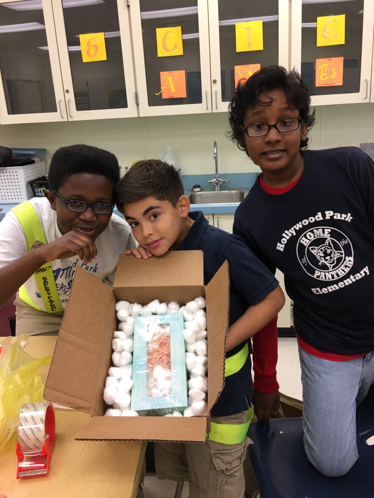 runlikegoofy's tweet image. #pringlechallenge #hollywoodpark @MariMenendez_