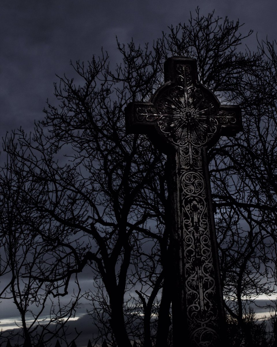 VectorAerial's tweet photo. #celticcross @ #edinburghcastle. Like or comment. I will get off of #edinburgh soon

#vectoraerial #canon #celtic #cross #scotland https://t.co/5VgW9LBeQ4