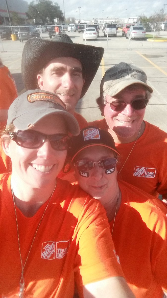 HD Store 0386 tweet media