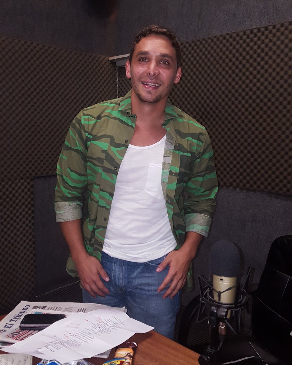 YoCasto's tweet photo. @Nicokripper en #QueParDePajaros por @fmcapitalsalta 97.7 con @MariaEmiliaN https://t.co/0crUsY1KlV