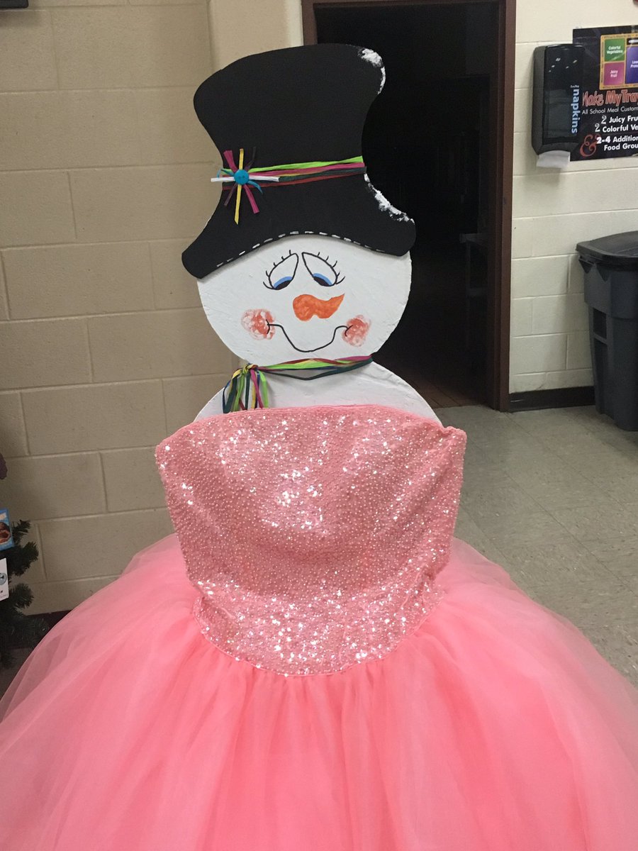 alecmack1997's tweet photo. 214 dresses at Meigs Co High school tomorrow starting at 10 a.m. #promdressdrive https://t.co/GZu2yzOPb6