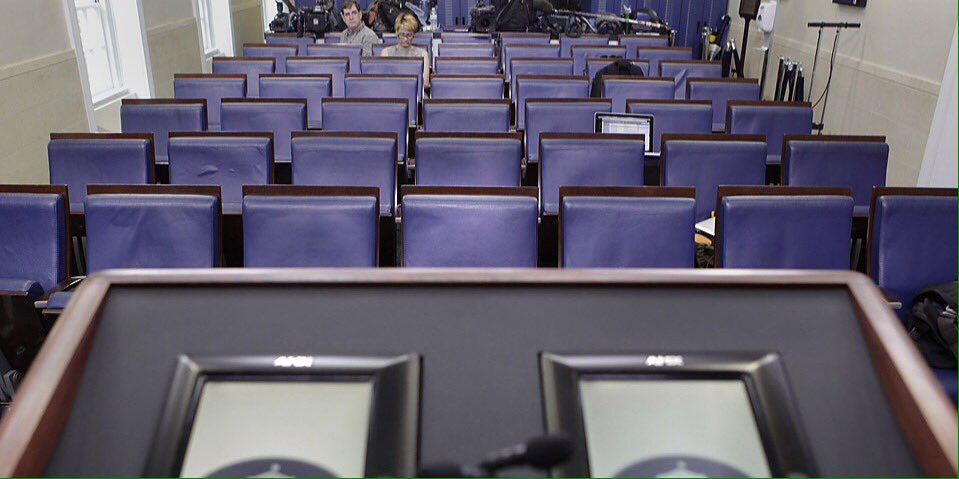 RoguePOTUStaff's tweet image. The future of the White House press briefings. #FreedomOfThePress #unitedvoices