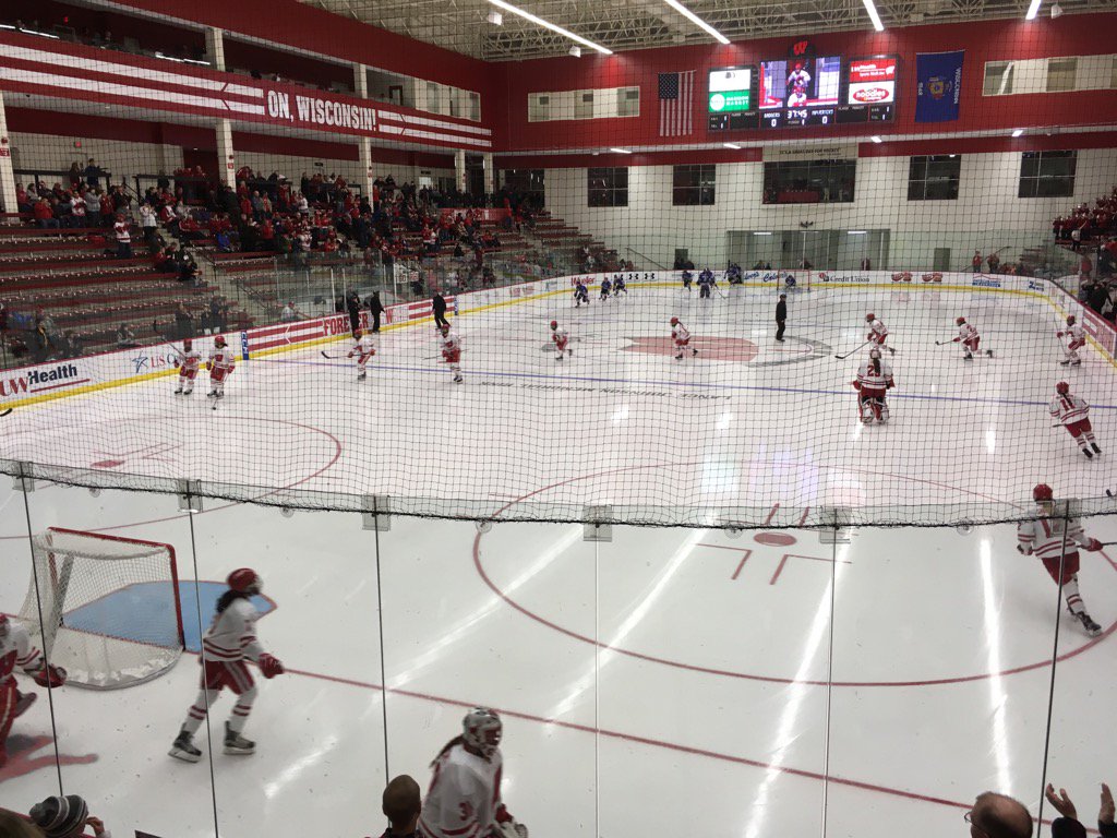 AnonyMissBadger's tweet photo. Puck drops in 30 mins for #WCHA Playoffs at #LaBahn arena! #GoBadgers #Badgers #Hockey https://t.co/Kfp3uhJyWt