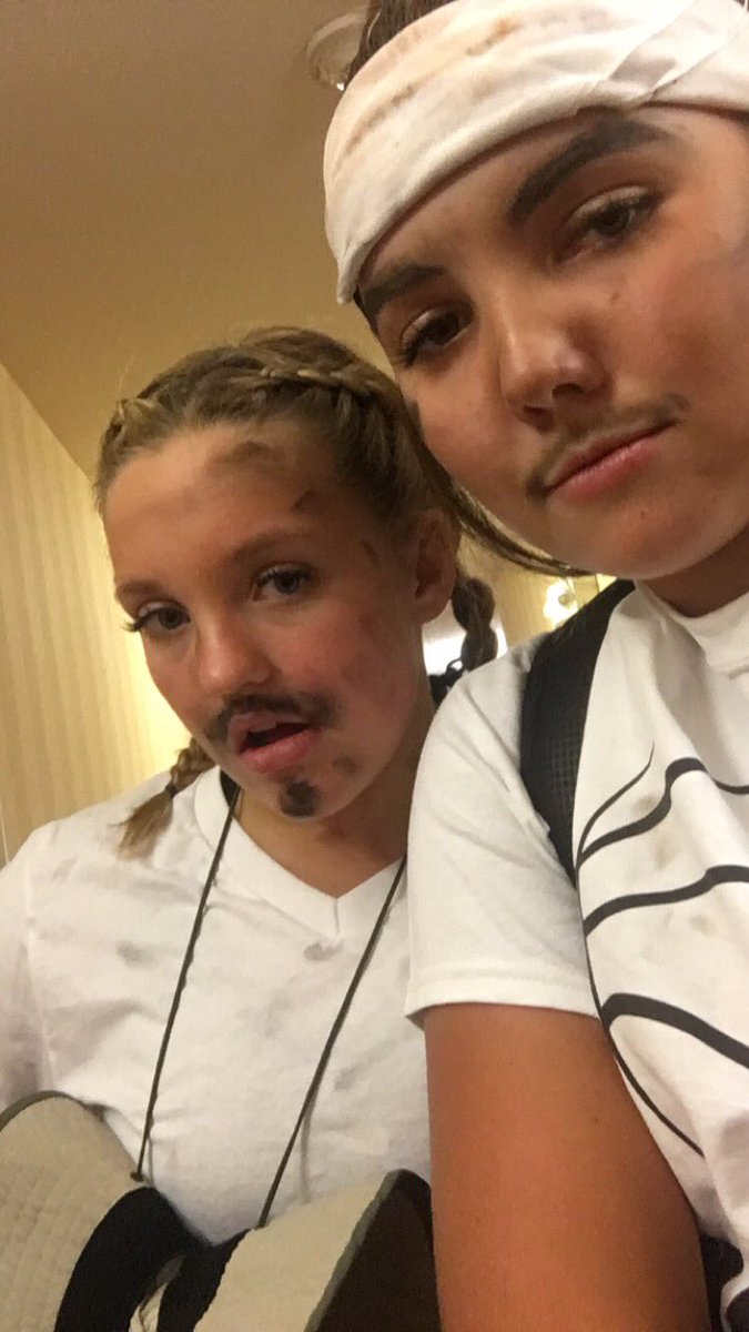 lexilars's tweet photo. a bit late but happy birthday to my fav human ever love you chamille https://t.co/0JQbGdbQIN