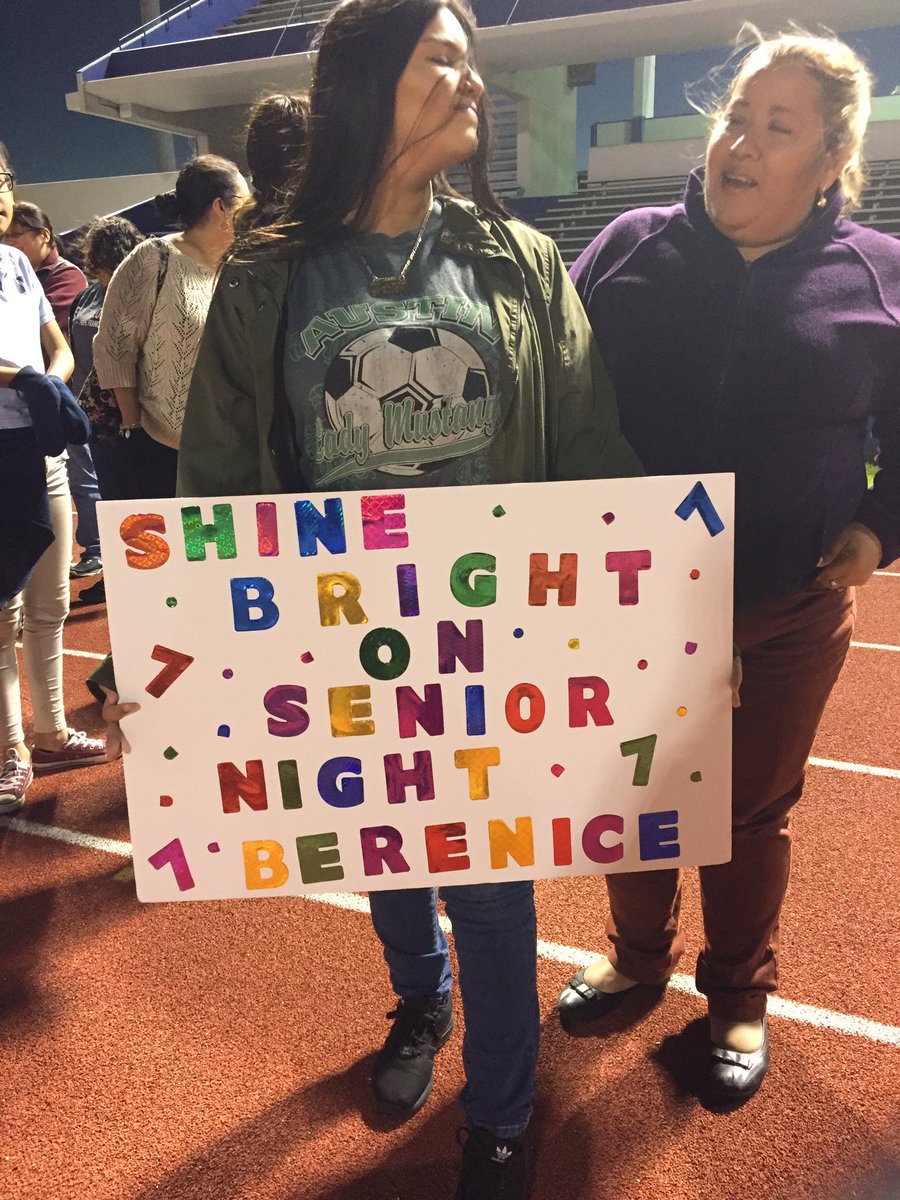 Austin2018Class's tweet photo. Senior Night for Lady 🐎s https://t.co/n4OIQFtl5u