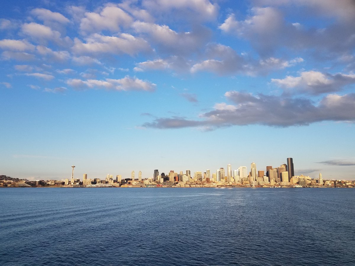 2glen2coco's tweet photo. Spending my day off in the great city of seattle @theSamsungSide #bestgs7photo https://t.co/F18Y8PJHB4