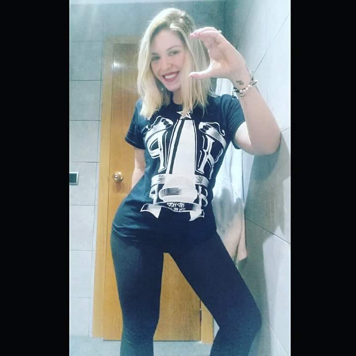 VarelaAldana's tweet photo. Feliz 🎂 @ainamaro te amo mucho. Sos una excelente persona, tierna y que se ocupa de sus fabs aunque te reventamos las redes sociales. https://t.co/Av7cMKsQEe