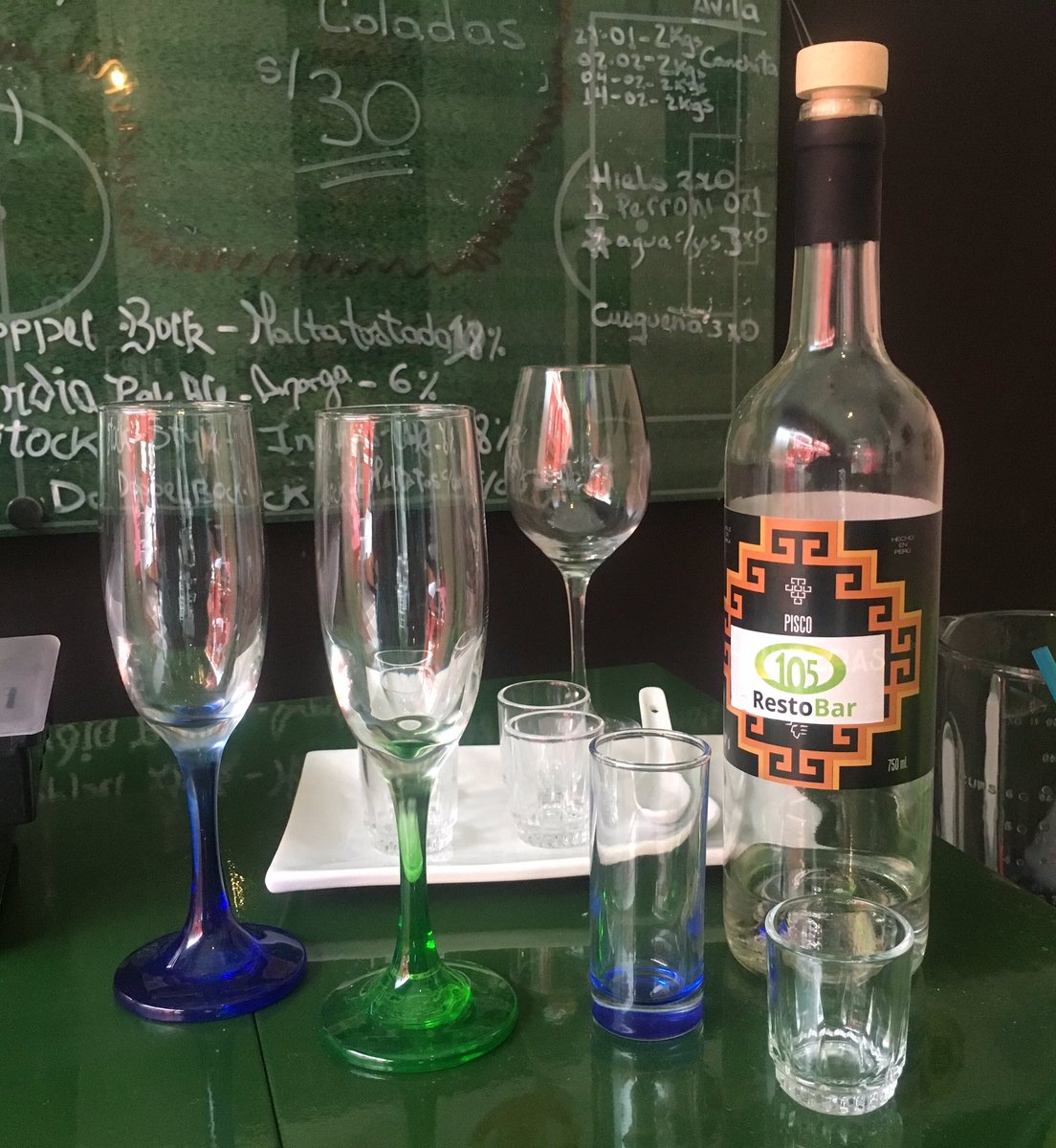 105RestoBar's tweet photo. Tenemos un #PiscoMojito maracuya Fresa mango y clásico vente a #105RestoBar https://t.co/kyEjzvgOQB