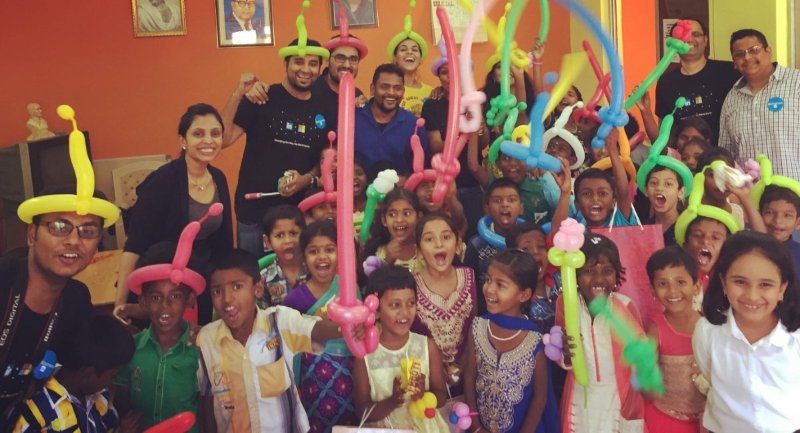 LinkedInLife's tweet photo. Our employees around the globe participated in #randomactsofkindness for this month’s Community themed #InDay. #inkindness #LinkedInLife https://t.co/0sTeO2Qi3d