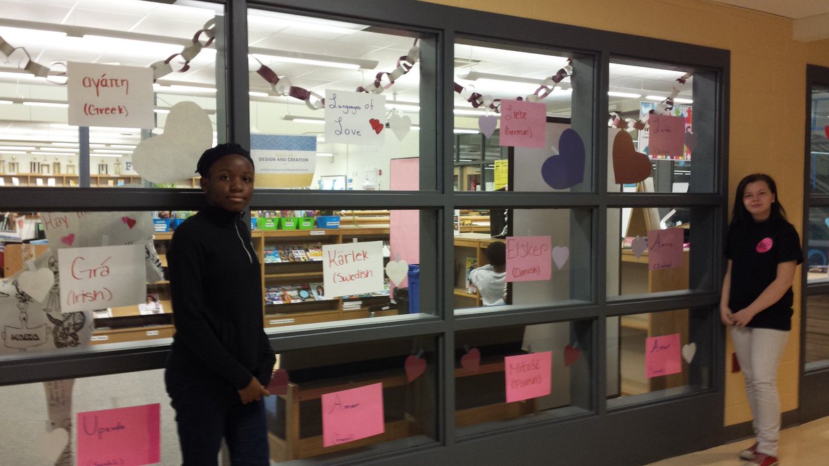 claudettedie's tweet photo. Our February Library #lmsmedia @theleestownway #studentcenteredlibrary #makerspace https://t.co/iycvkKAn9b