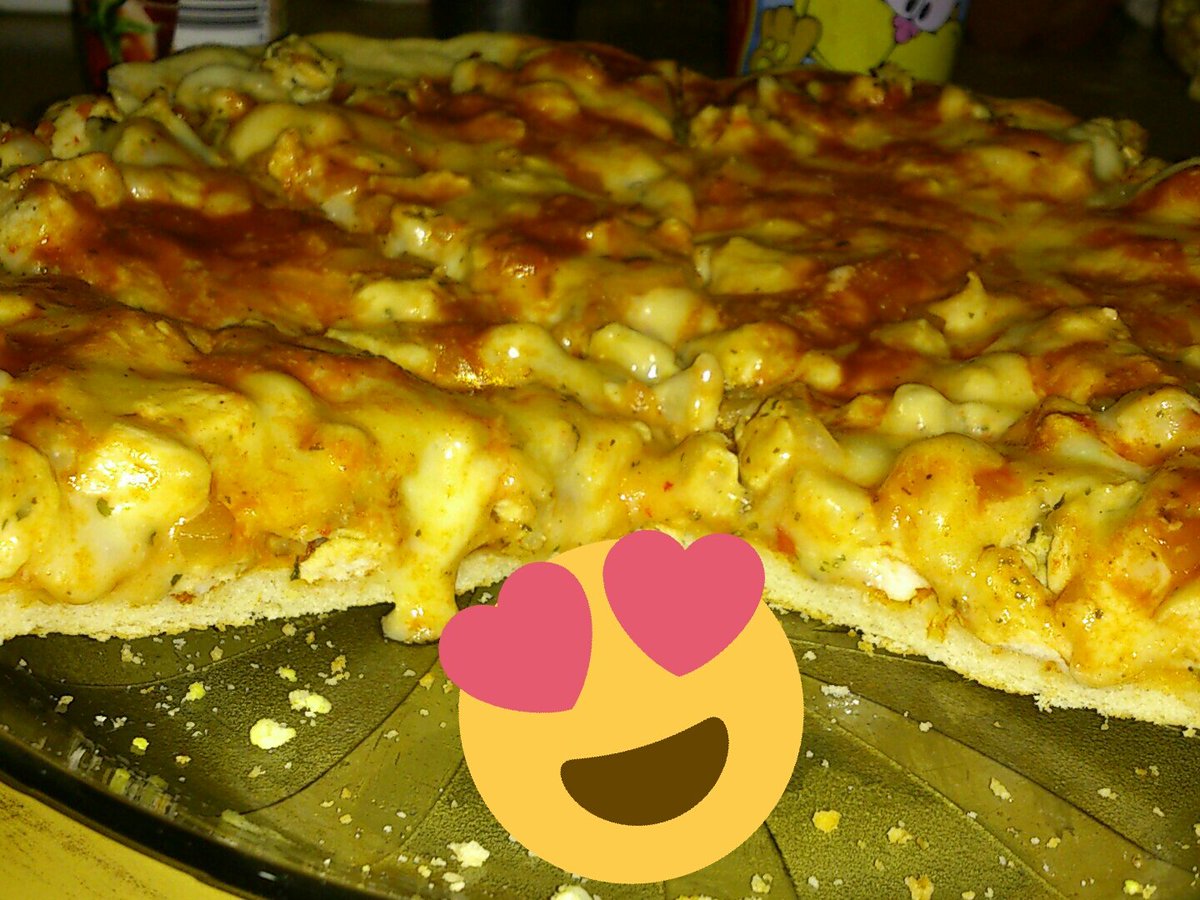 XiimeVivas's tweet photo. La mejor de la noche!!! #PizzaDePollo https://t.co/OfLTITfVFW