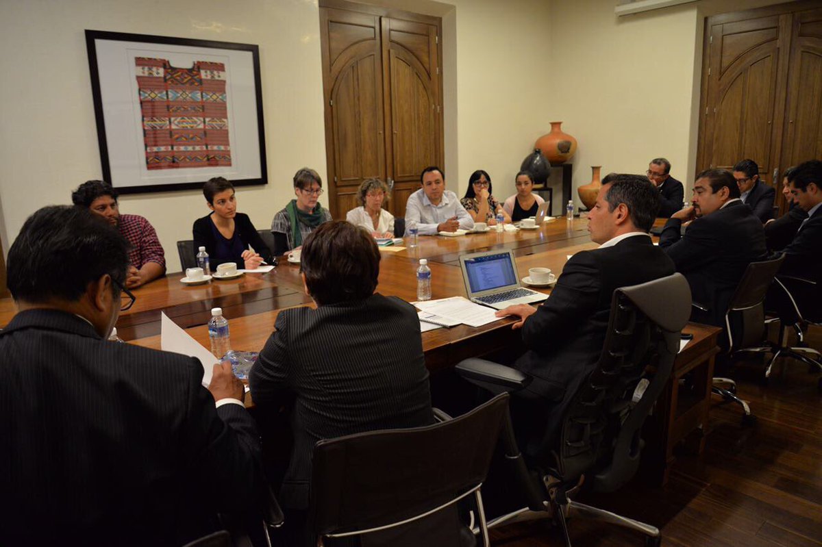 alejandromurat's tweet photo. Me reuní con integrantes del Parlamento Europeo para revisar y dar seguimiento a la agenda de defensores de derechos humanos en #Oaxaca. https://t.co/goRkUwhFAm