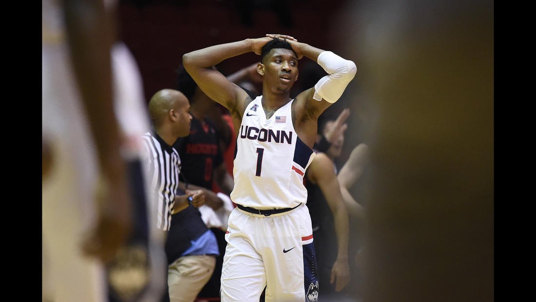 hartfordcourant's tweet photo. .@UConnMBB has a chance to rectify its rough history with SMU https://t.co/Sak20sKO73 #UConnMen https://t.co/3xgbupuF1o