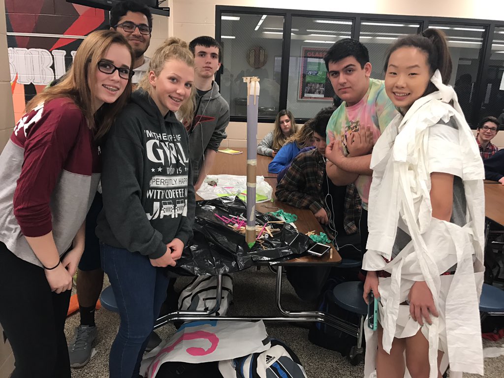 RollinHHTV's tweet photo. When you combine strength with 31 and 32, have a mummy mascot and have 33 1/2 inches #winner #LinkCrew @HHLinkCrew #yourmummy https://t.co/b5hQasKpMc