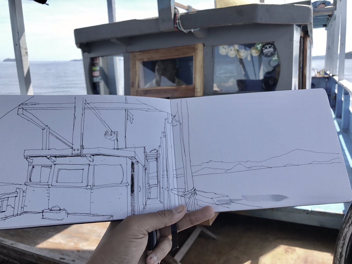 motulz's tweet photo. Menuju Pulau Messah, lumayan gak terlalu berombak jd bisa #sketching bentaran #FloresTrip https://t.co/hTjFGJ17Cq