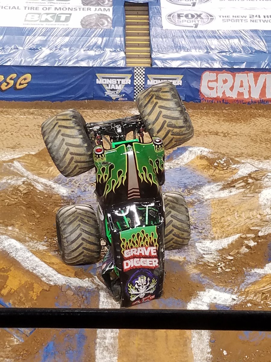 jryan712's tweet photo. #MonsterJam Well positioned branding https://t.co/5WLFZadYhT