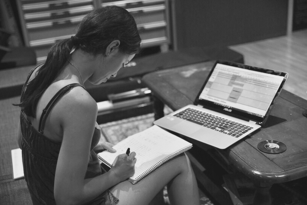 shameemmusic's tweet photo. Yesterday at @soundbaker studios... figuring out harmonies, to stack up the backing vocals in layers. Photo by Rob Agostini. #inthestudio https://t.co/jLeZ3V0Fid