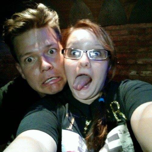 lizzhefright's tweet photo. Take me back to any one of the @tylerwardmusic shows i've been to. His concerts are so down to earth and he's such a kind and caring person! https://t.co/y3TRCjwLWJ